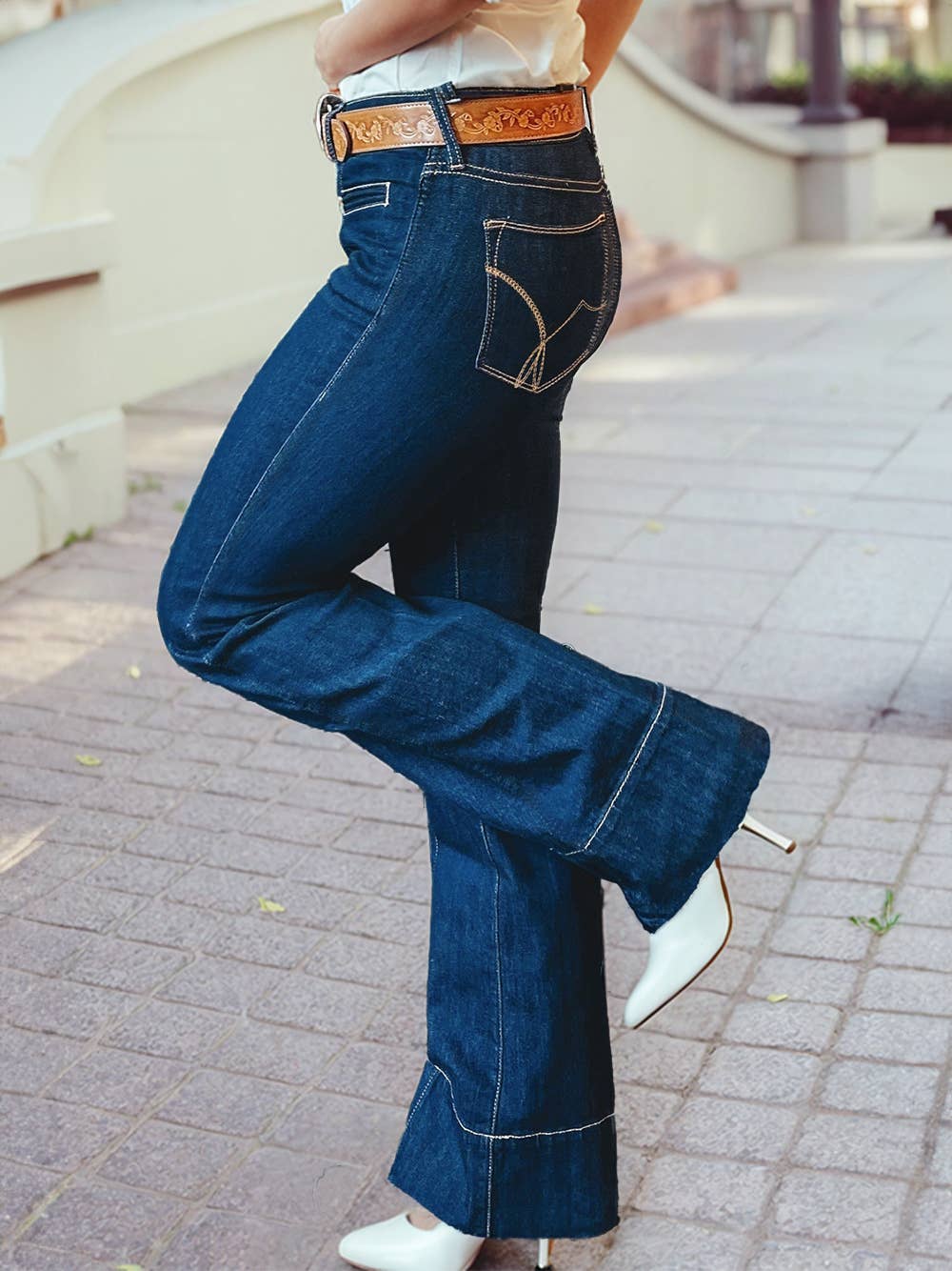 1 the Woman - Western Center Seam Deep Wash Straight Jeans