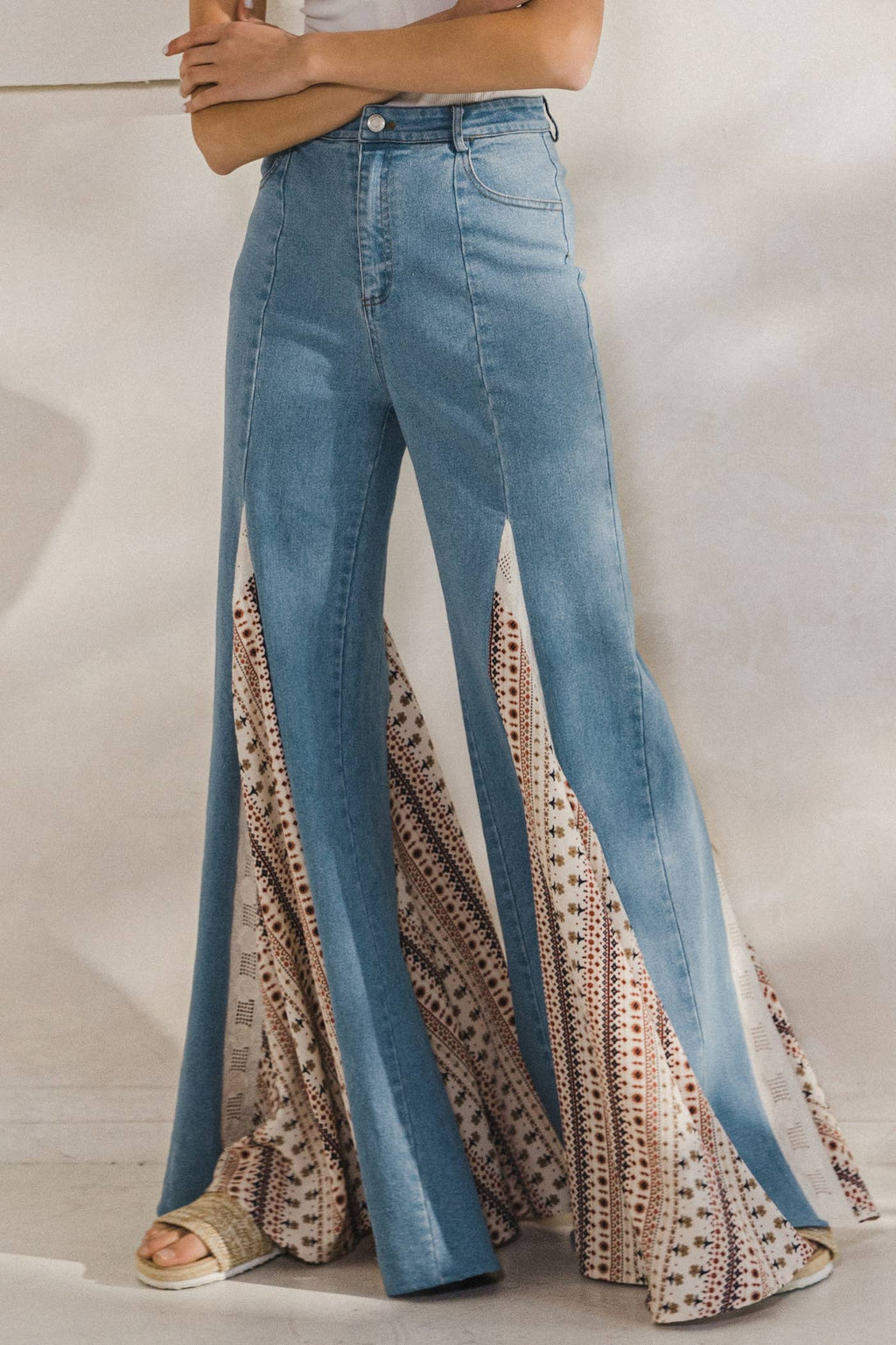 WISTERIA LANE - LACE DETAIL WIDE LEG JEANS 2481PIC LT DENIM